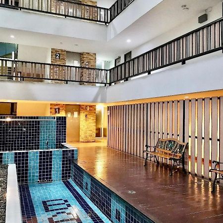 Aparthotel Grannylla Charoenkrung Bangkok Esterno foto