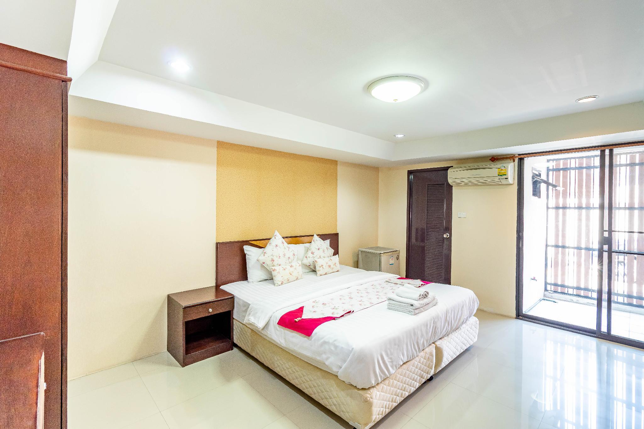 Aparthotel Grannylla Charoenkrung Bangkok Esterno foto
