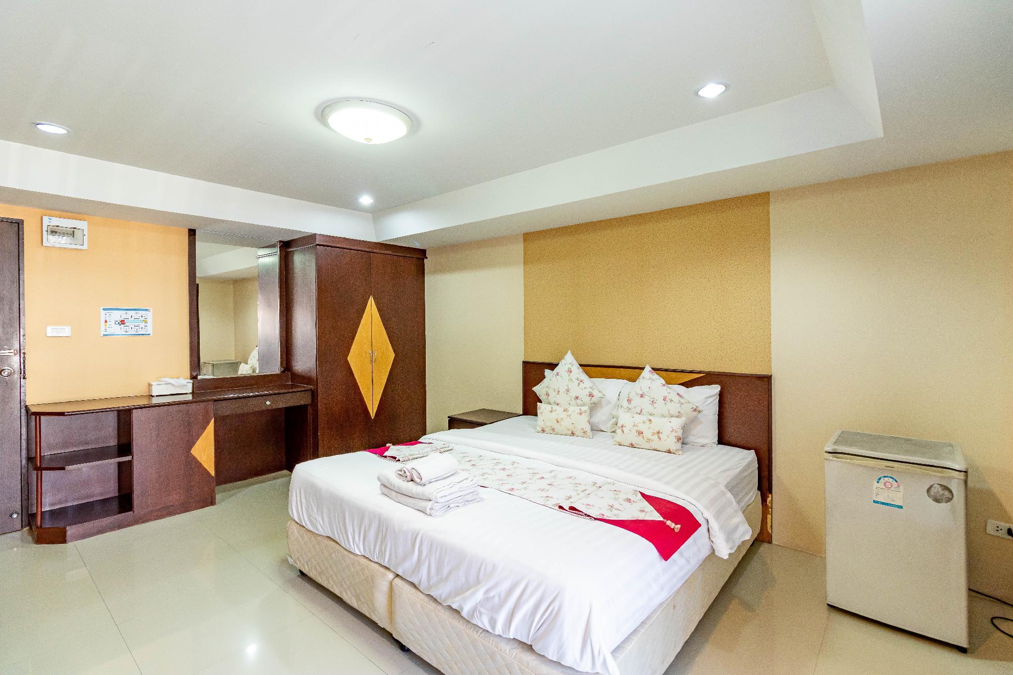Aparthotel Grannylla Charoenkrung Bangkok Esterno foto
