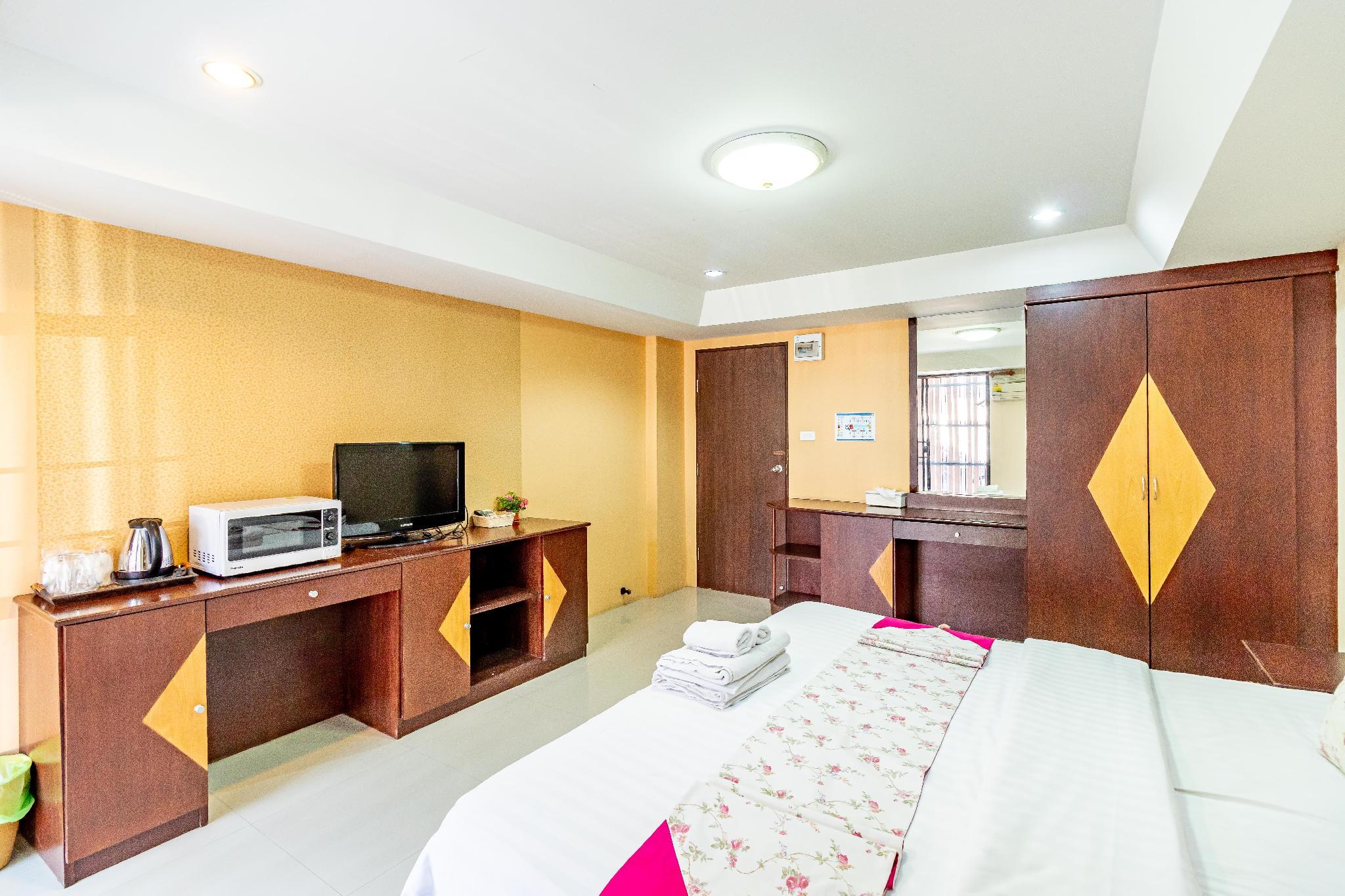 Aparthotel Grannylla Charoenkrung Bangkok Esterno foto