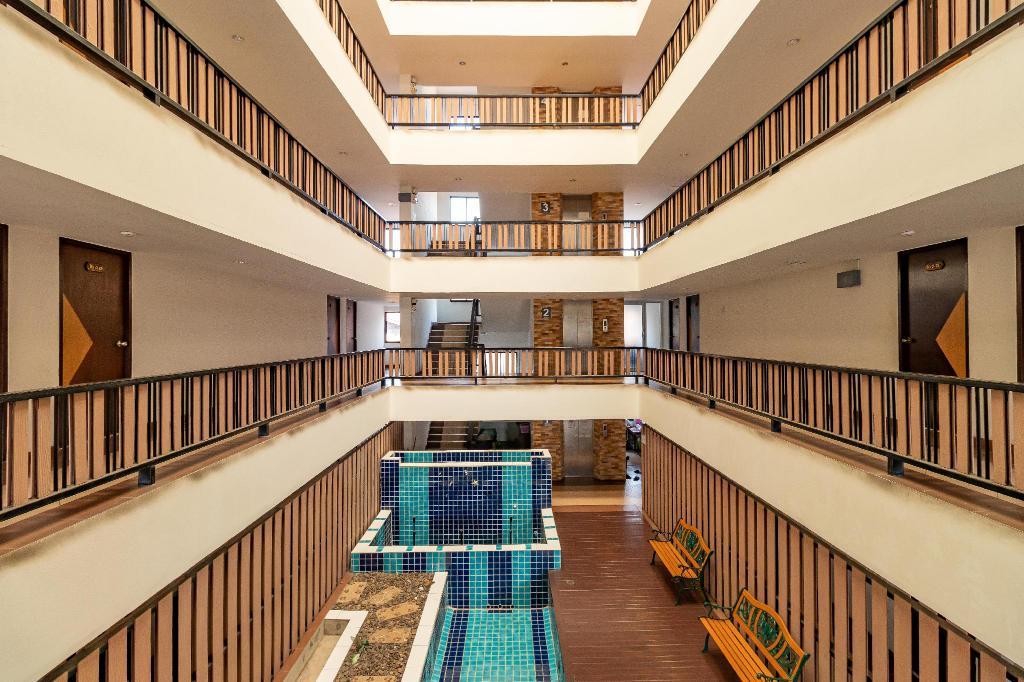 Aparthotel Grannylla Charoenkrung Bangkok Esterno foto