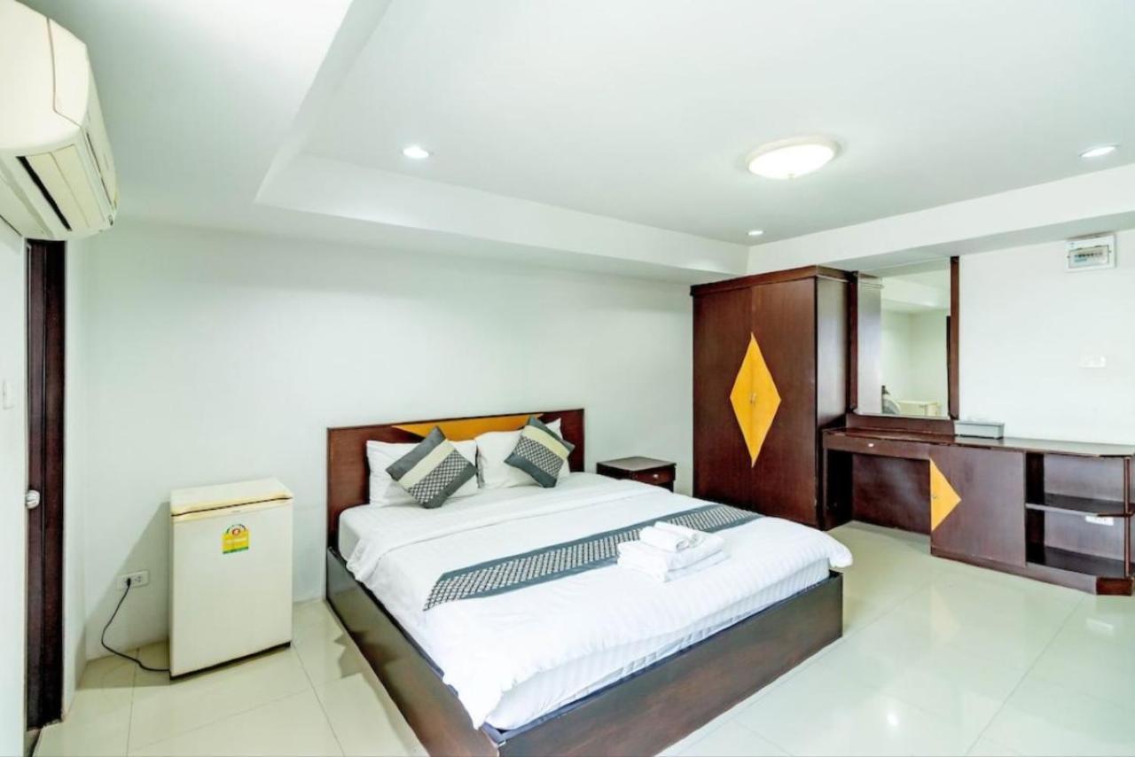 Aparthotel Grannylla Charoenkrung Bangkok Esterno foto
