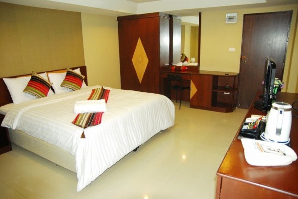 Aparthotel Grannylla Charoenkrung Bangkok Esterno foto